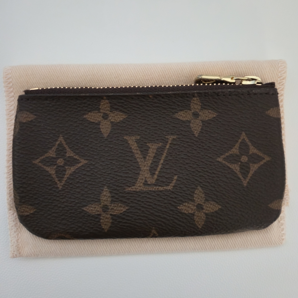 Louis Vuitton Monogram Key Pouch - Picture 2 of 8